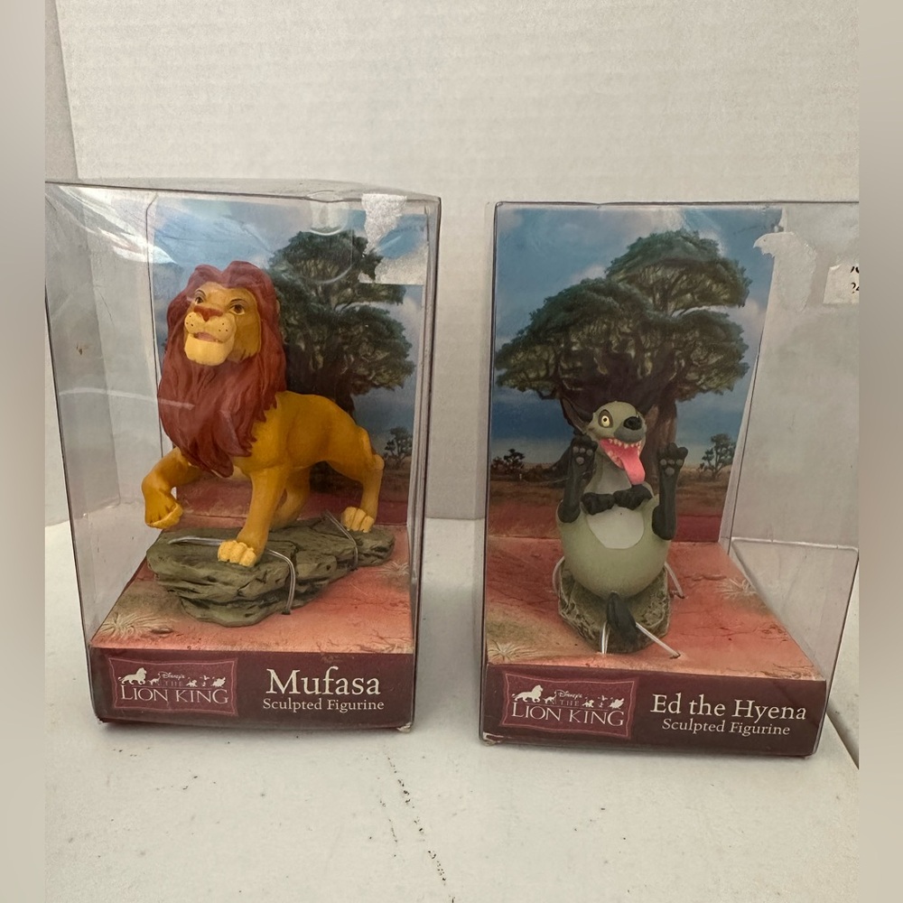 Disney Lion King Mufasa and Ed the Hyena Sculpted Figurines